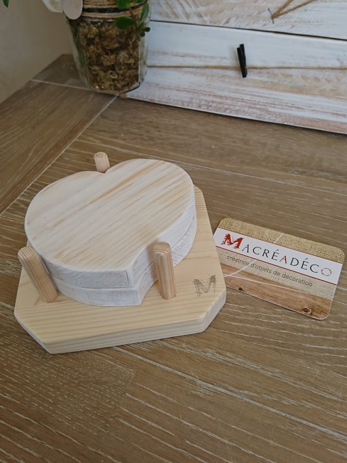 dessous-sous-verre-bois-d&eacute;coration-table-personnalis&eacute;-artisanal-cadeau-coeur