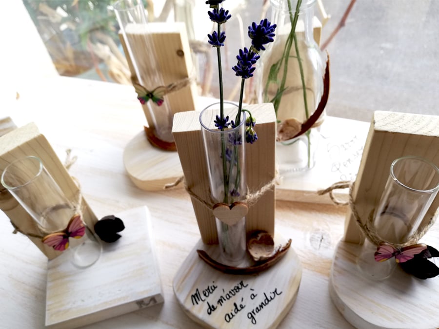 soliflore-fleur-porte-personnalis&eacute;-cadeau-fin-d'ann&eacute;e-bois-artisanal