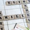 scrabble-mural-bois-lettre-géant-mots-prenoms-décoration-maison-personnalisé-artisanal scrabble-mural-bois-lettre-géant-mots-prenoms-décoration-maison-personnalisé-artisanal