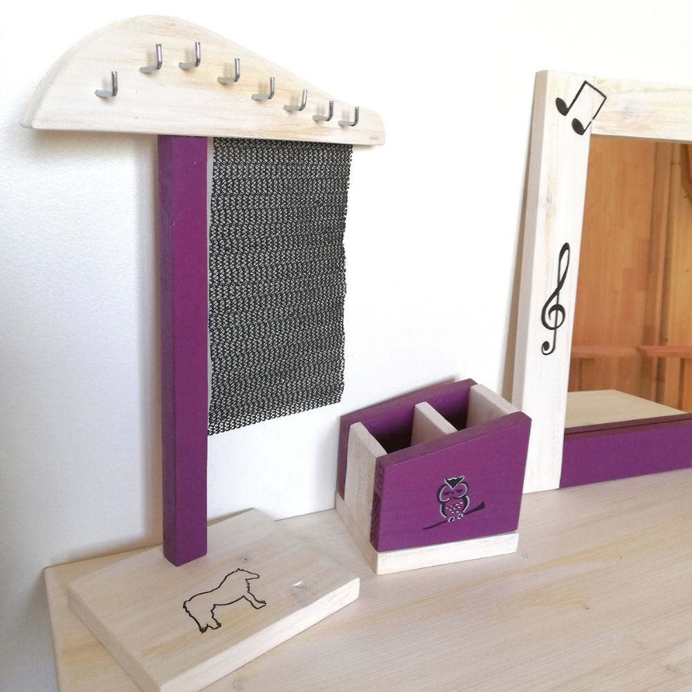 coiffeuse-tiroir-chambre-fille-enfant-miroir-bijoux-maquillage (5) présentoir-support-bijoux-mural-miroir-bois-personnalisé-artisanal-cadeau