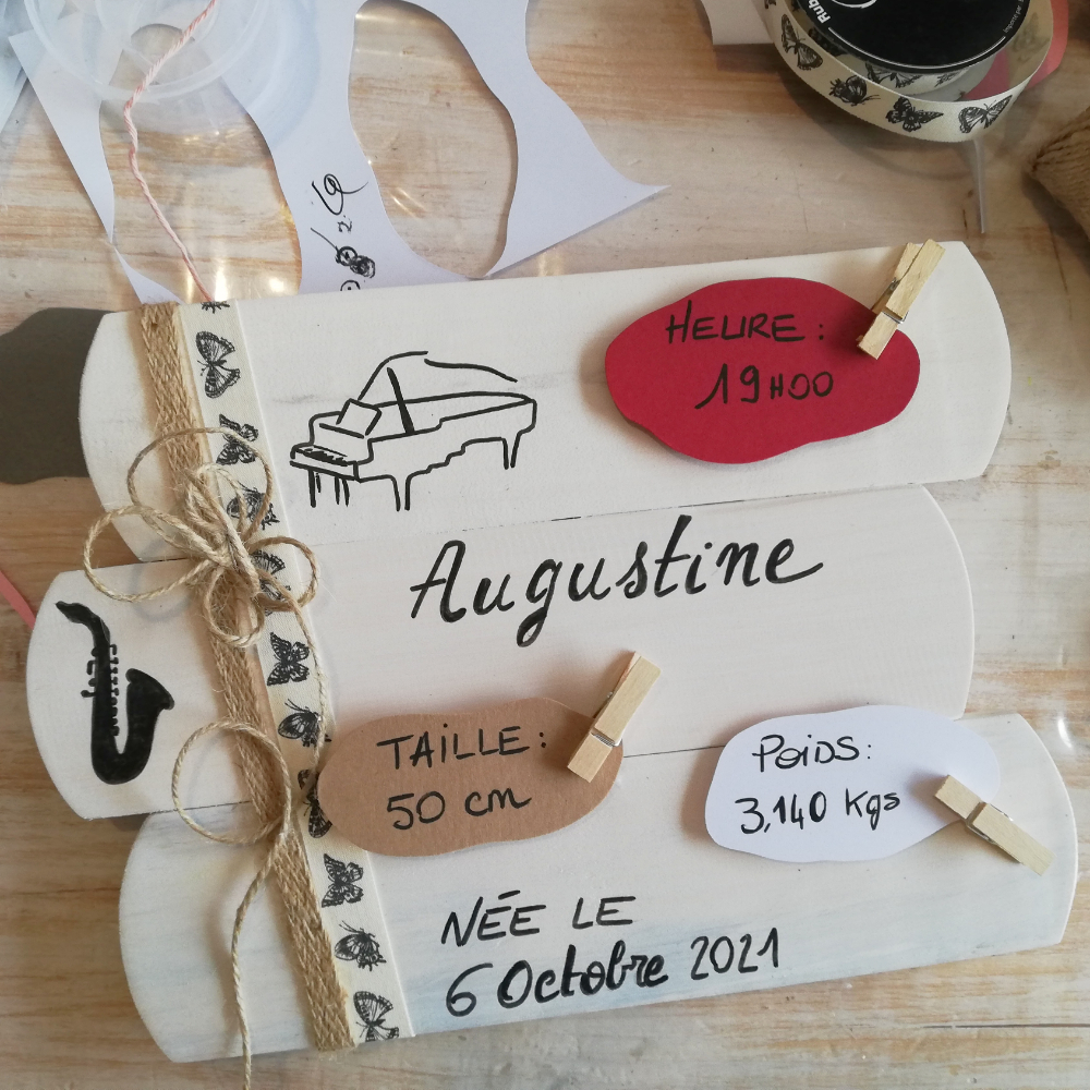 tableau-bois-cadeau-naissance-bébé-personnalisé-décoration-chambre-artisanal tableau-bois-cadeau-naissance-bébé-personnalisé-décoration-chambre-artisanal