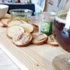 planche-plateau-bois-poignée-noire-apéro-personnalisé-artisanal-aperitif planche-plateau-bois-poignée-noire-apéro-personnalisé-artisanal-aperitif