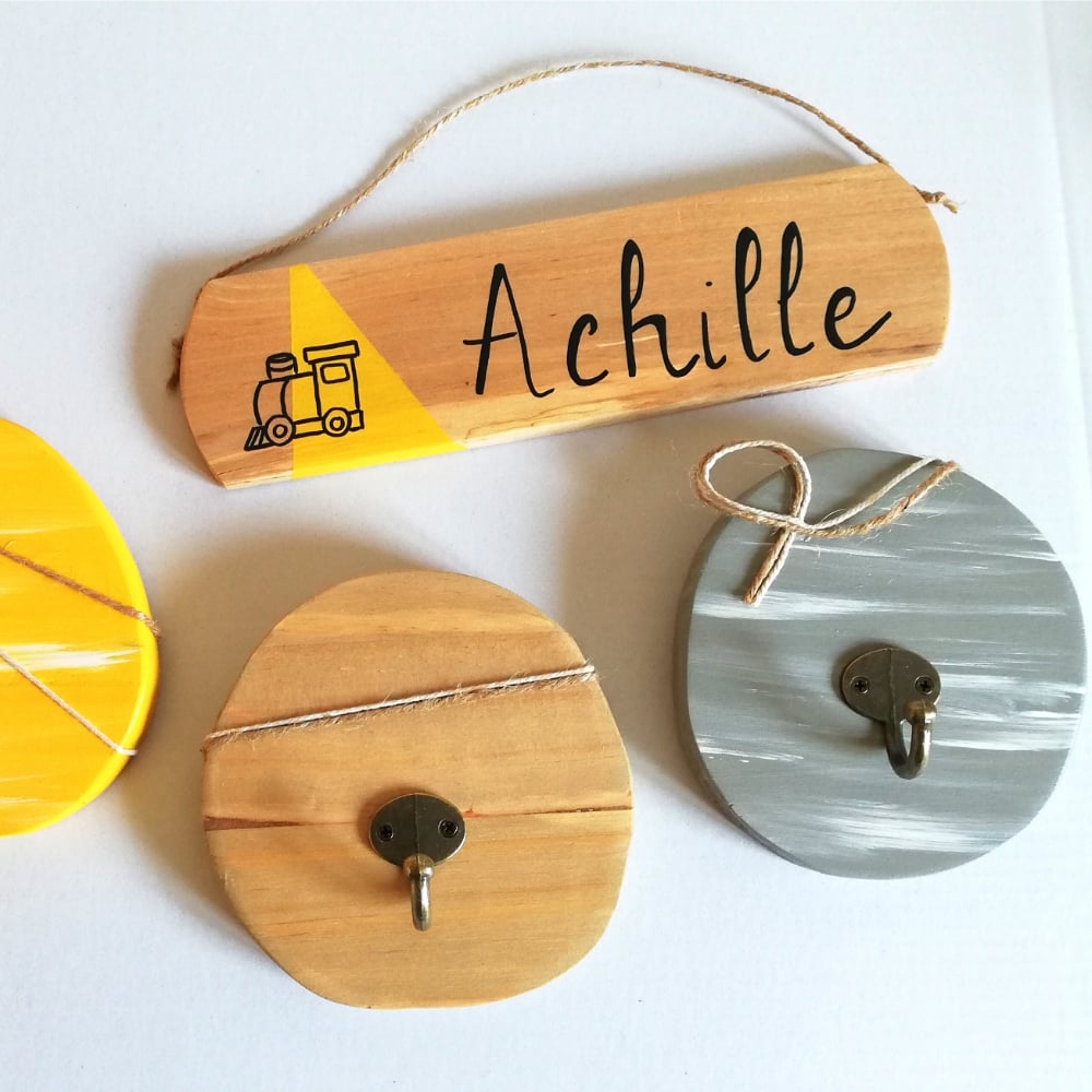 déco-bois-personnalisé-chambre-bébé-enfant-cadeau-porte-manteau-prénom-artisanal déco-bois-personnalisé-chambre-bébé-enfant-cadeau-porte-manteau-prénom-artisanal