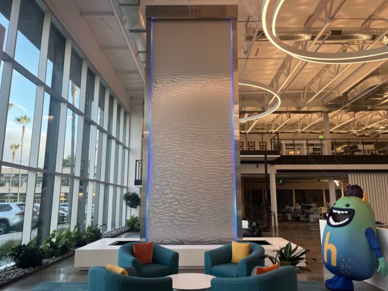 Mesh Water Wall at SPM Consumers Direct in Irvine, California 11_1 Mesh Water Wall at SPM Consumers Direct in Irvine, California 11_1