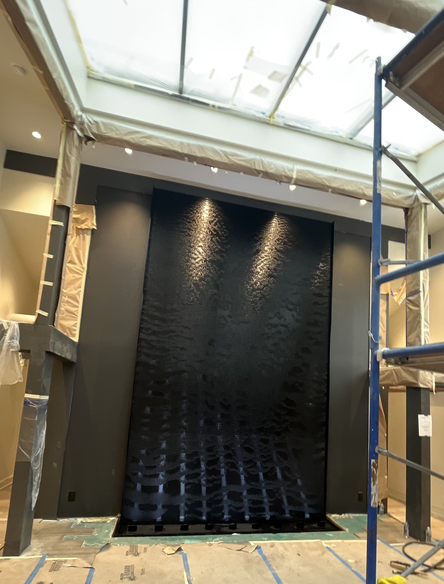 Black Scored Acrylic Water Wall for Home Residence in Omaha, Nebraska Black Scored Acrylic Water Wall for Home Residence in Omaha, Nebraska