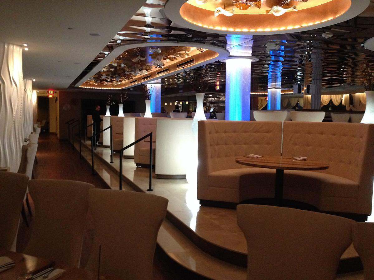 Crowne_Plaza_-_Detroit,_Michigan0A - Image 2