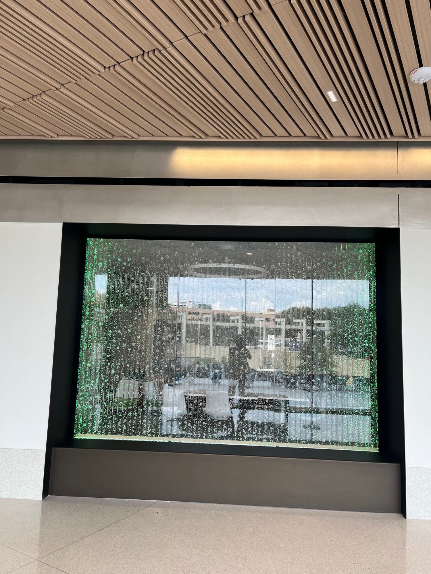 Vertical Chamber Bubble Wall for University Health Women’s & Children’s Hospital in San Antonio, Texas Vertical Chamber Bubble Wall for University Health Women's & Children's Hospital in San Antonio, Texas