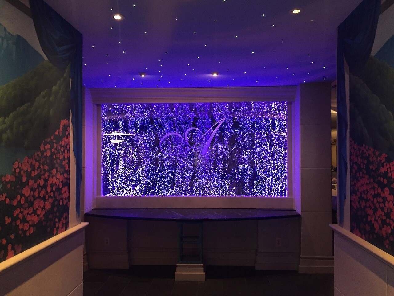 Bubble Walls 260 Bubble Wall Rod Peg Style Swirley at Arnaldos Banquet Center in Riverview Michigan 1