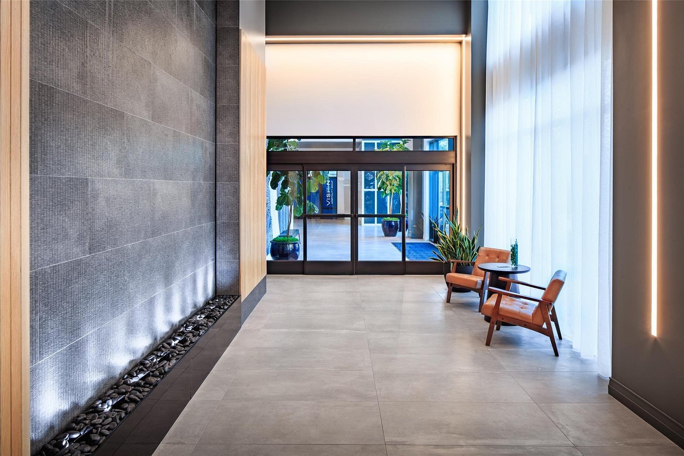 Tile Water Wall at Embassy Suites Chattanooga Dowtown, Tennessee Tile Water Wall at Embassy Suites Chattanooga Dowtown, Tennessee