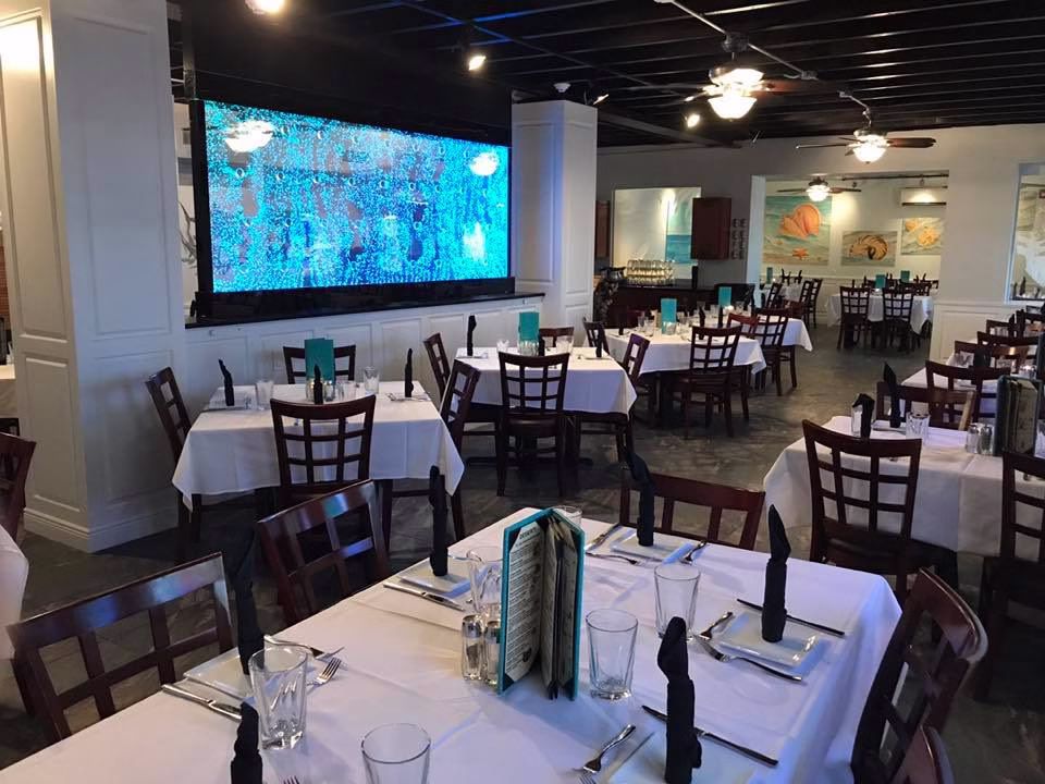 Bubble Walls 290 Bubble Wall Rod Style Swirley Florida Keys Steak and Lobster House 5