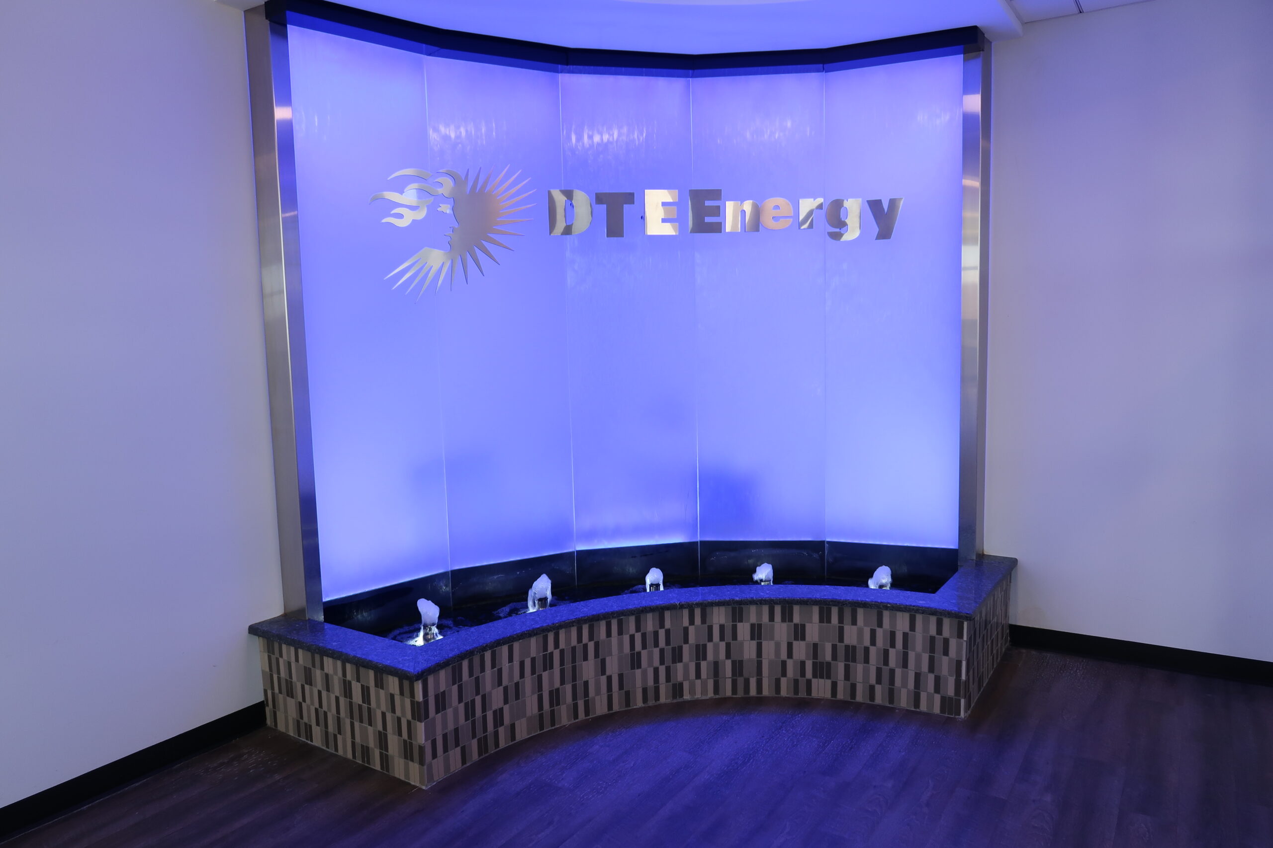 Glass Water Features 83 Frosted Glass Water Wall with Reflection Pool and Bubbler Jets for DTE Energy in Ann Arbor Michigan scaled