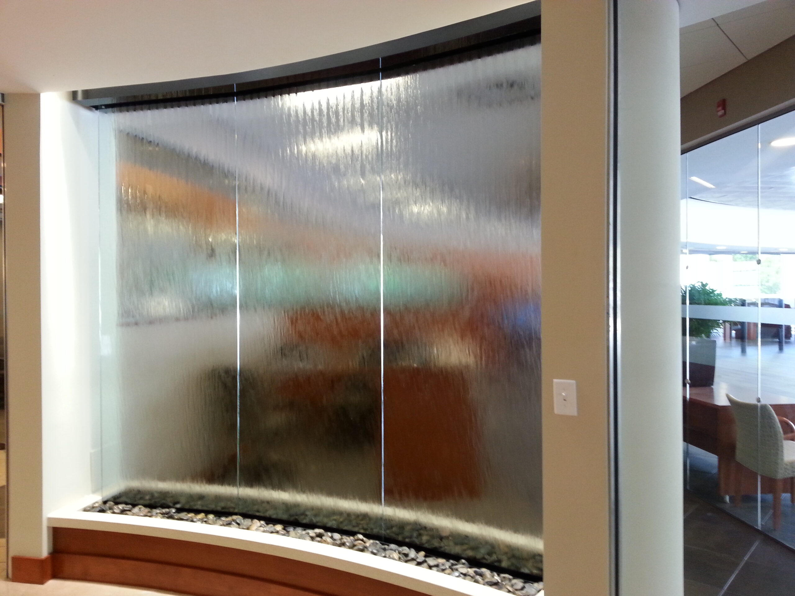 Glass Water Features 67 Glass Water Wall at Hennessy Lexus scaled