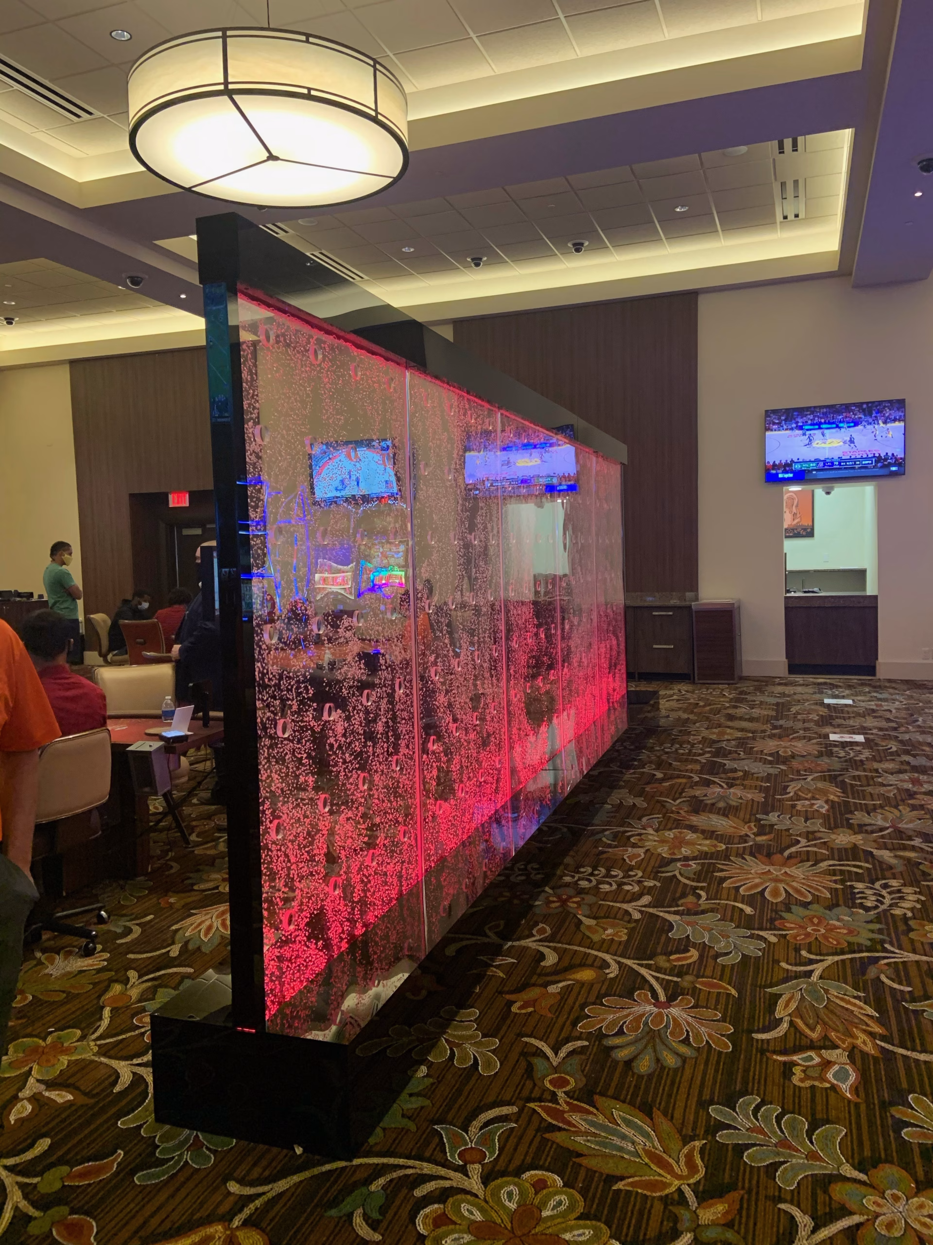 Bubble Walls 305 Rod Bubble Wall Swirley Gun Lake Casino Michigan 1 scaled
