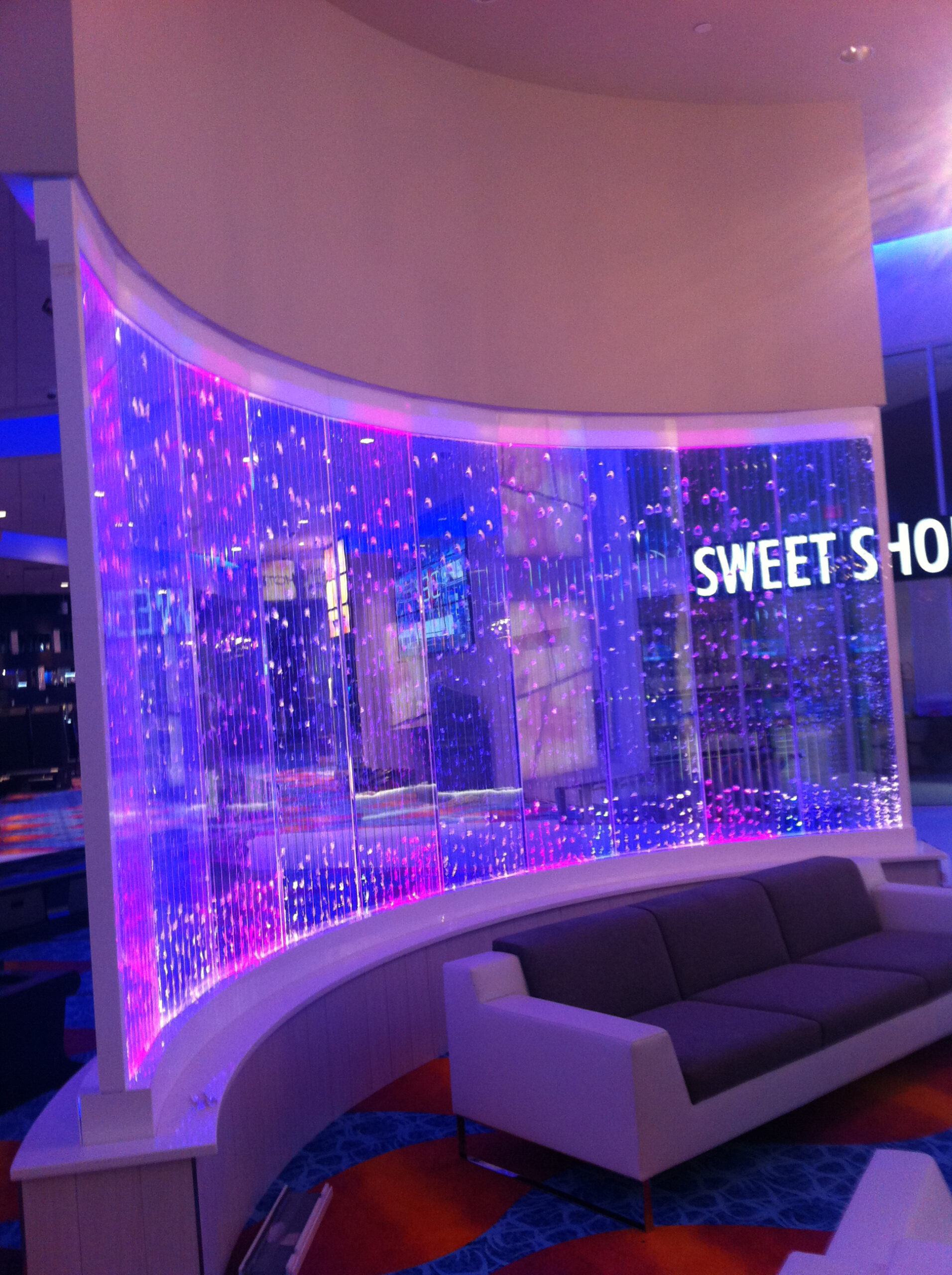 Bubble Walls 363 Vertical Chamber Curved Bubble Wall at Omak Casino Resort in Omak WA 7 scaled