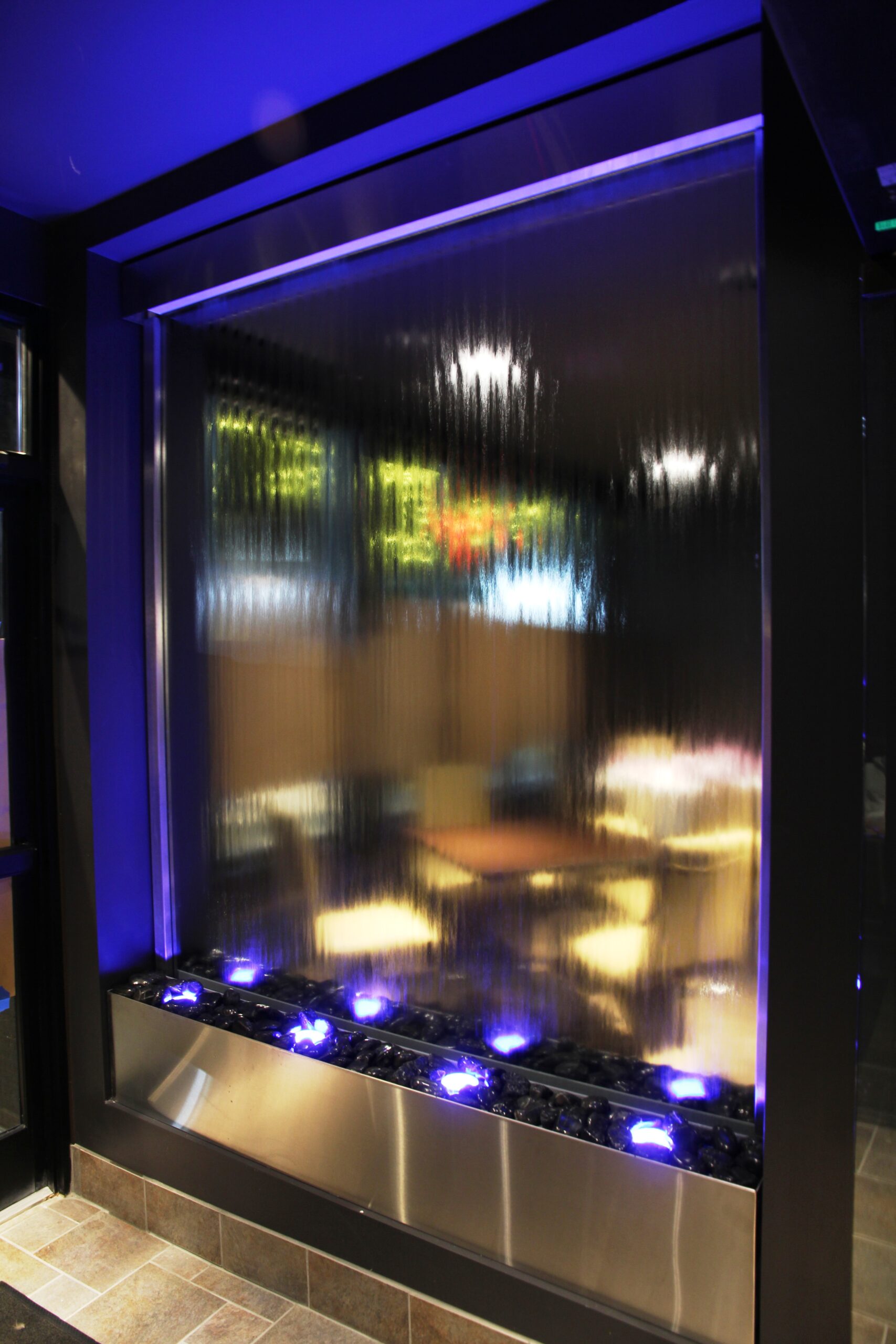 Glass Water Features 78 indoor water wall glass water wall display restaurant ann arbor mi scaled