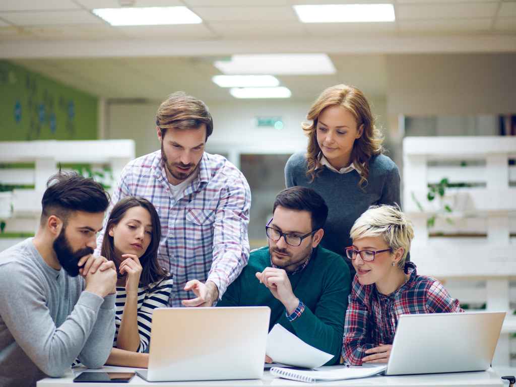 10 Advantages of Doing Import Export Business from India