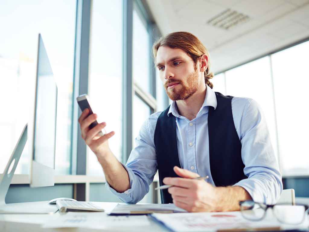 Choosing the Right Software and Platforms for SMS Business