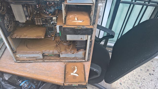 Ανάκτηση δεδομένων κατεστραμμένου δίσκου ανάκτηση κατεστραμμένου σκληρού δίσκου πλημμύρα