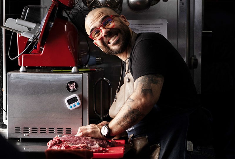 Chef Porceddu prepara piatti giapponesi cucina a vista