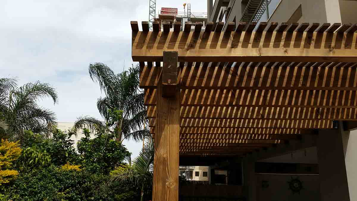 pergulot-91-1024x576 בניית פרגולה מעץ - המדריך השלם בלוג מאמרים בנושא פרגולות  pergulot-91-1024x576 בניית פרגולה מעץ - המדריך השלם