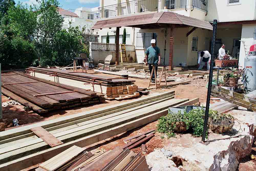דקים מעצים שונים