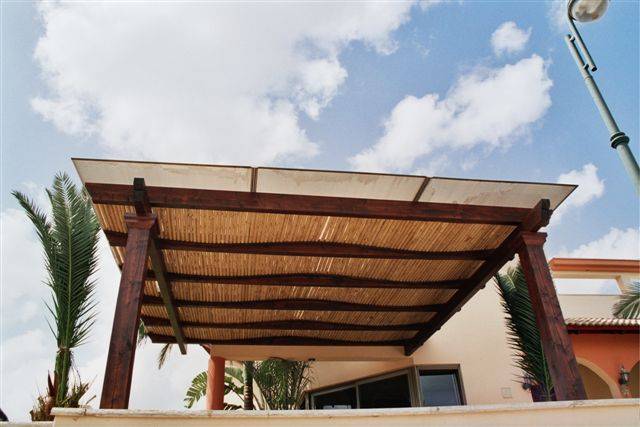 pergulot-gushani-4-300x200 פרגולה מעץ טבעי בלוג מאמרים בנושא פרגולות  pergulot-gushani-4-300x200 פרגולה מעץ טבעי