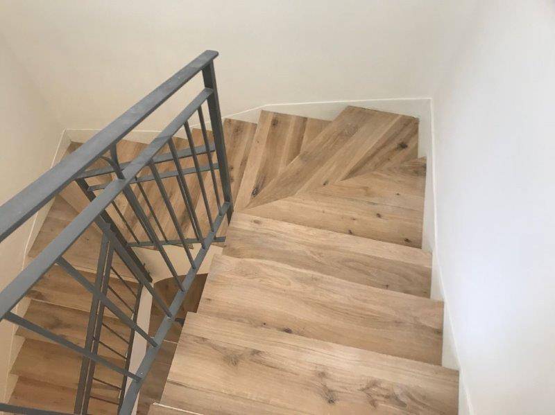 WhatsApp-Image-2017-12-10-at-15.01.32 מדרגות עץ WhatsApp-Image-2017-12-10-at-15.01.32 מדרגות עץ