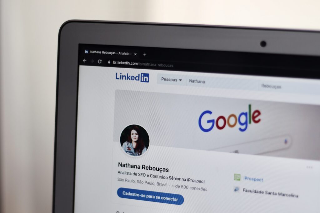 page profil linkedin sur ordinateur