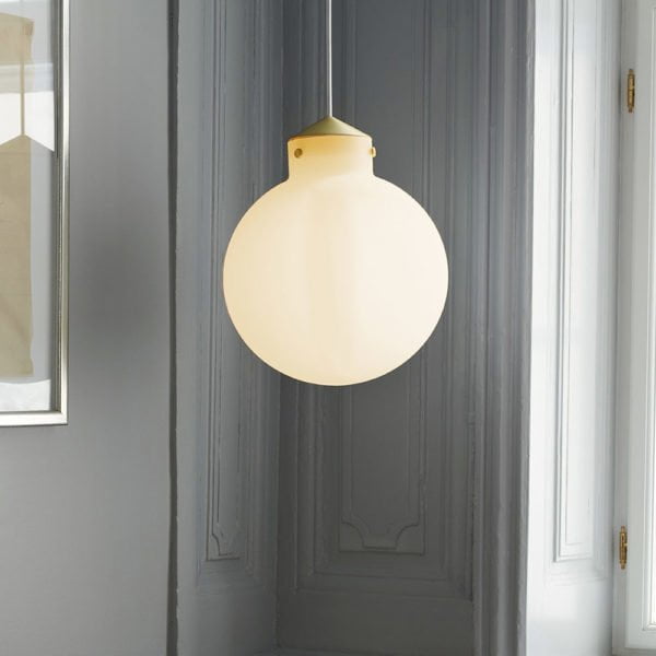 Suspension Ronde RAITO en Métal et Verre Opale Blanc Suspension Ronde RAITO en Métal et Verre Opale Blanc