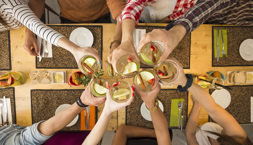 #4 reason to go to an all-inclusive nudist resort, you'll make friends!