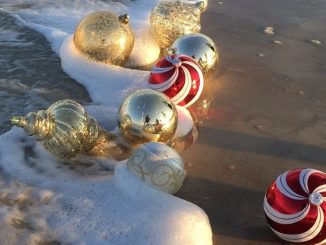 Baubles-beach