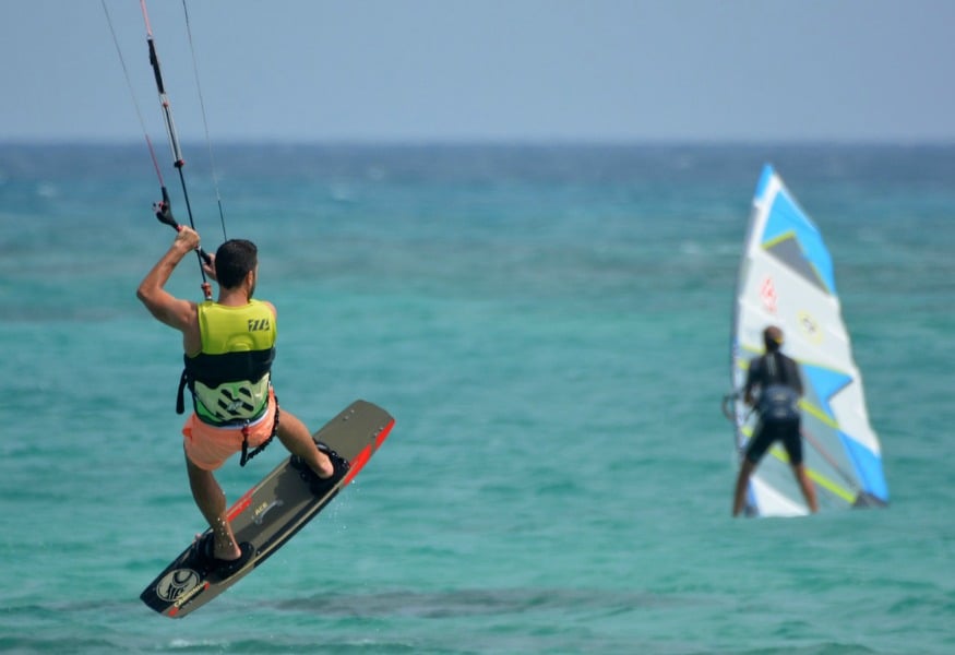 windsurf