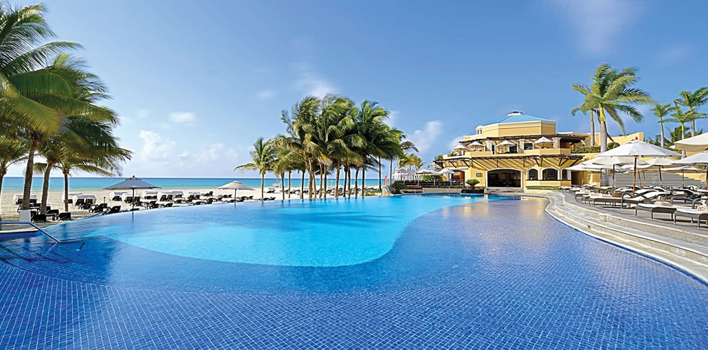 Royal Hideaway Playacar