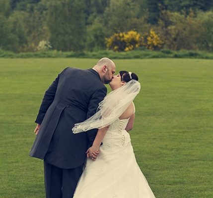 modern wedding photographer