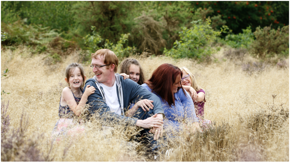 outdoor family photo shoot kinver edge