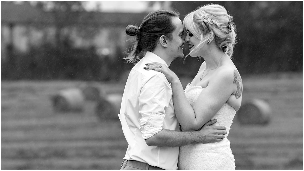 curradine barns wedding field photo grace ben