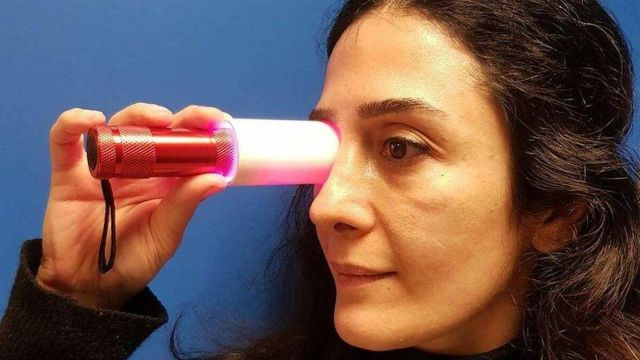 terapia de luz roja para los ojos terapia luz roja para la vista. Mejora la visión.