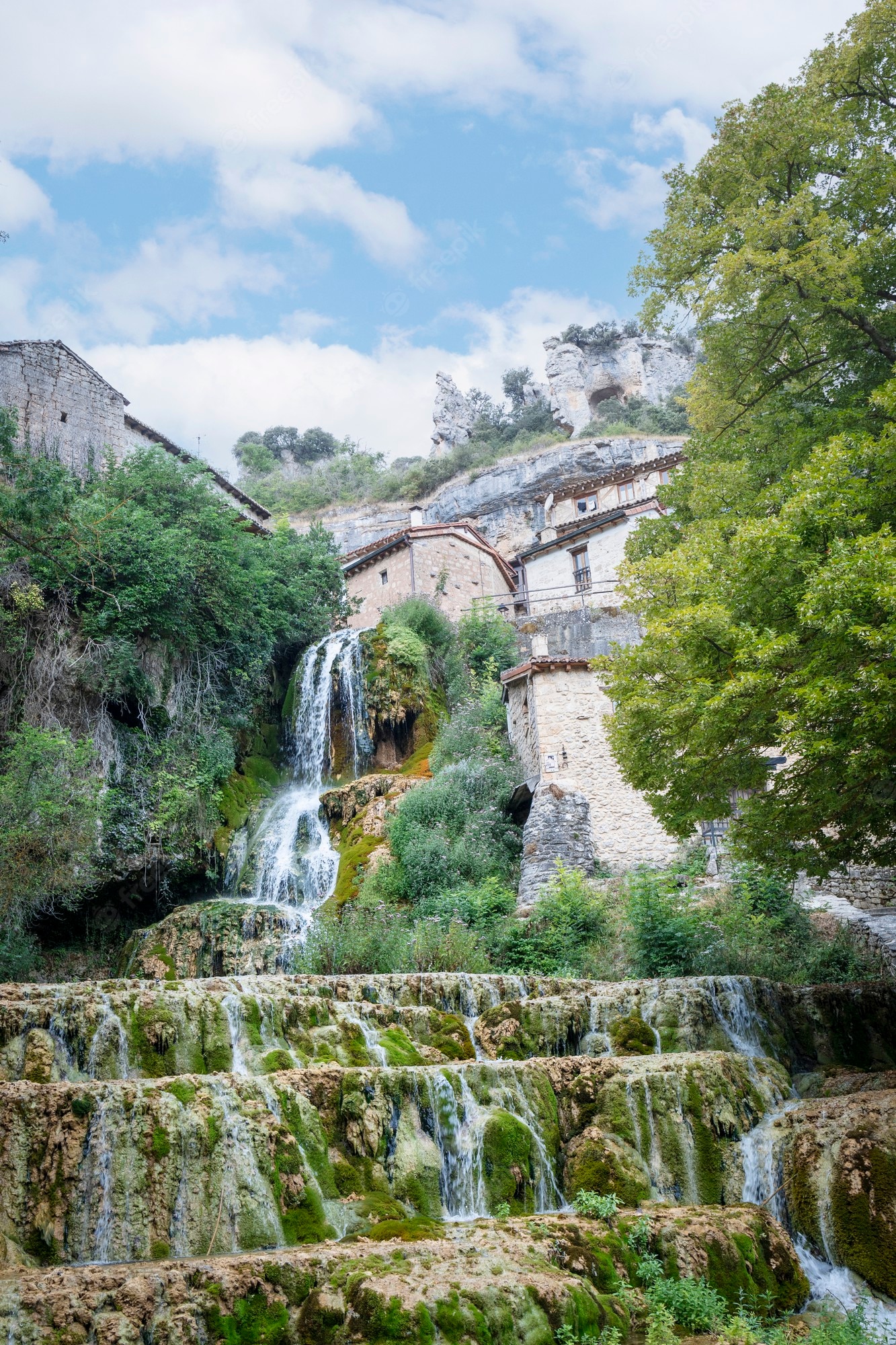 La Cascada de Orbaneja del Castillo en Burgos 1 cascada Orbaneja del castillo, Burgos
