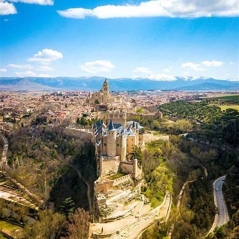 Turismo histórico en Segovia: monumentos, cultura y escapadas con encanto 2 Alcázar de Segovia