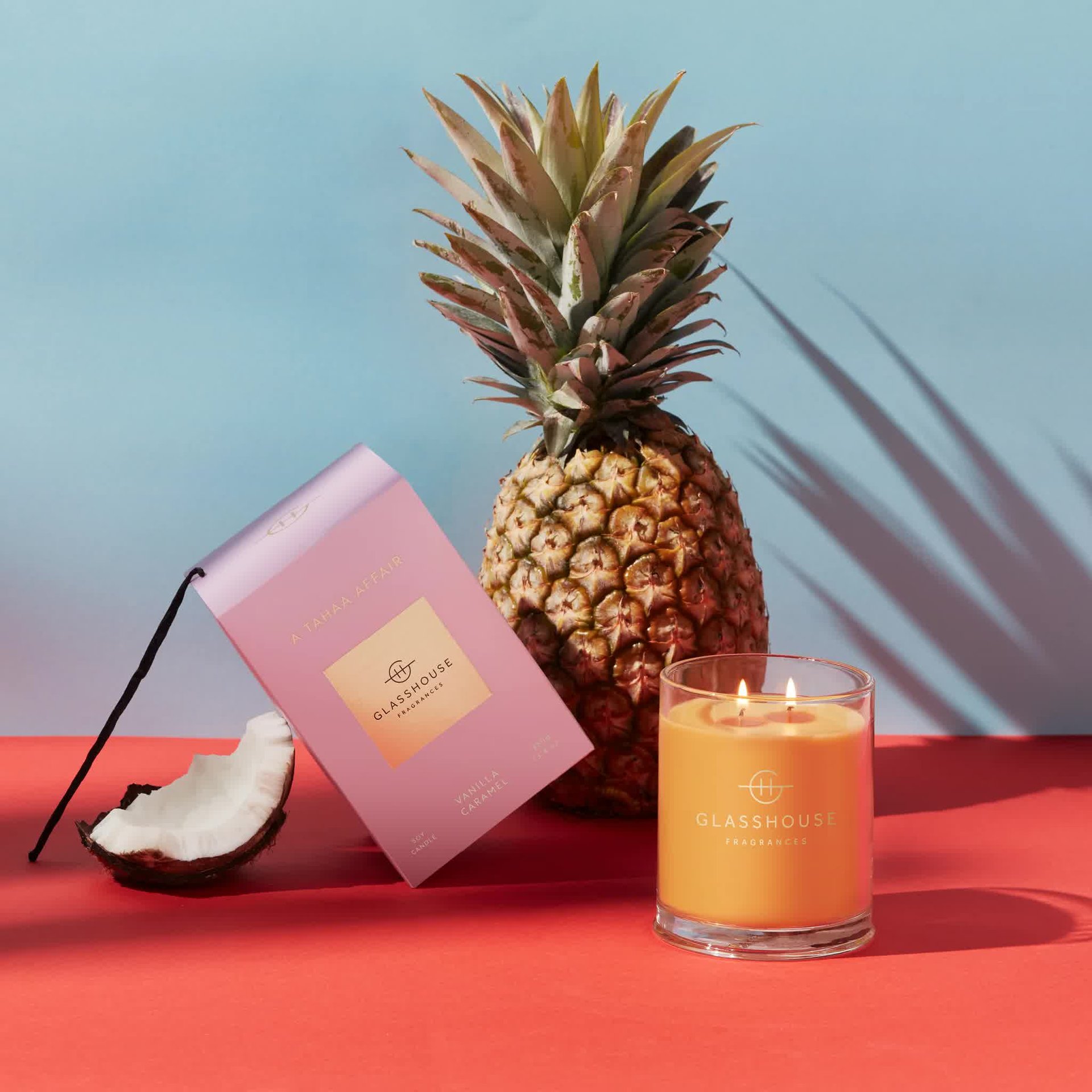 Indulge in the sweet, alluring scent of our A Tahaa Affair 760g triple-scented soy candle. With notes of heavenly caramel and coconut, this candle will transport you to the beautiful beaches of Tahaa