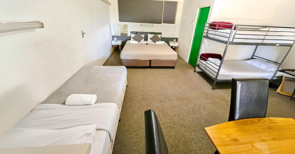 Deluxe-Quadruple-Room img-7