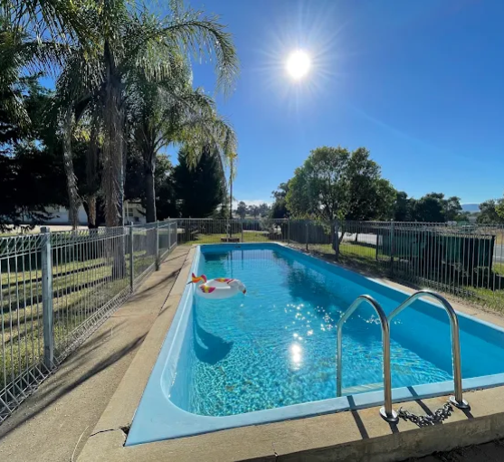 location-side-image img-1