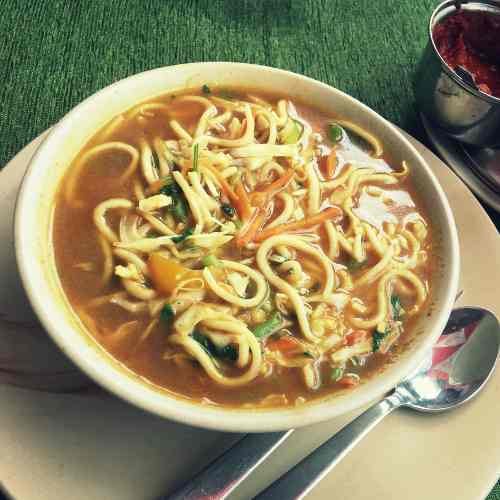 veg thukpa noodles