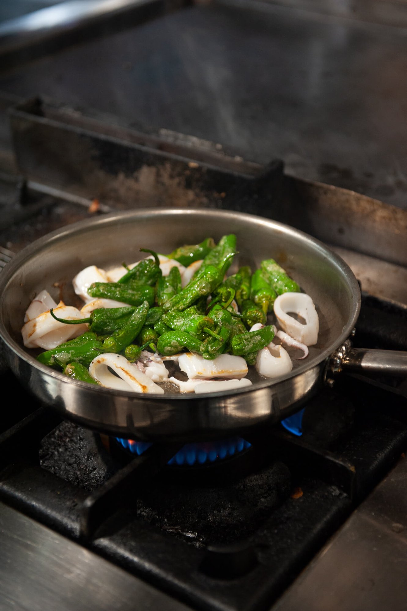 Pimientos con calamares