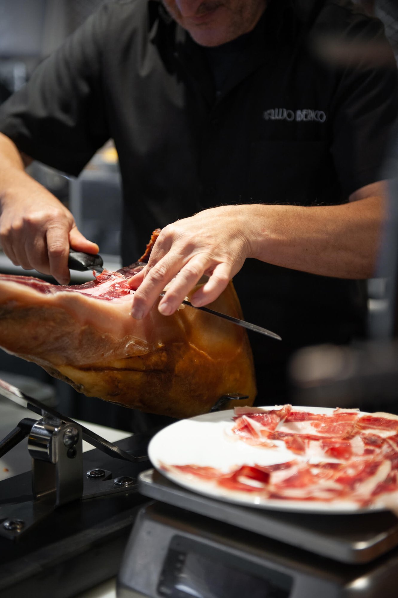 Restaurante en sabadell donde comer jamón cortado a mano