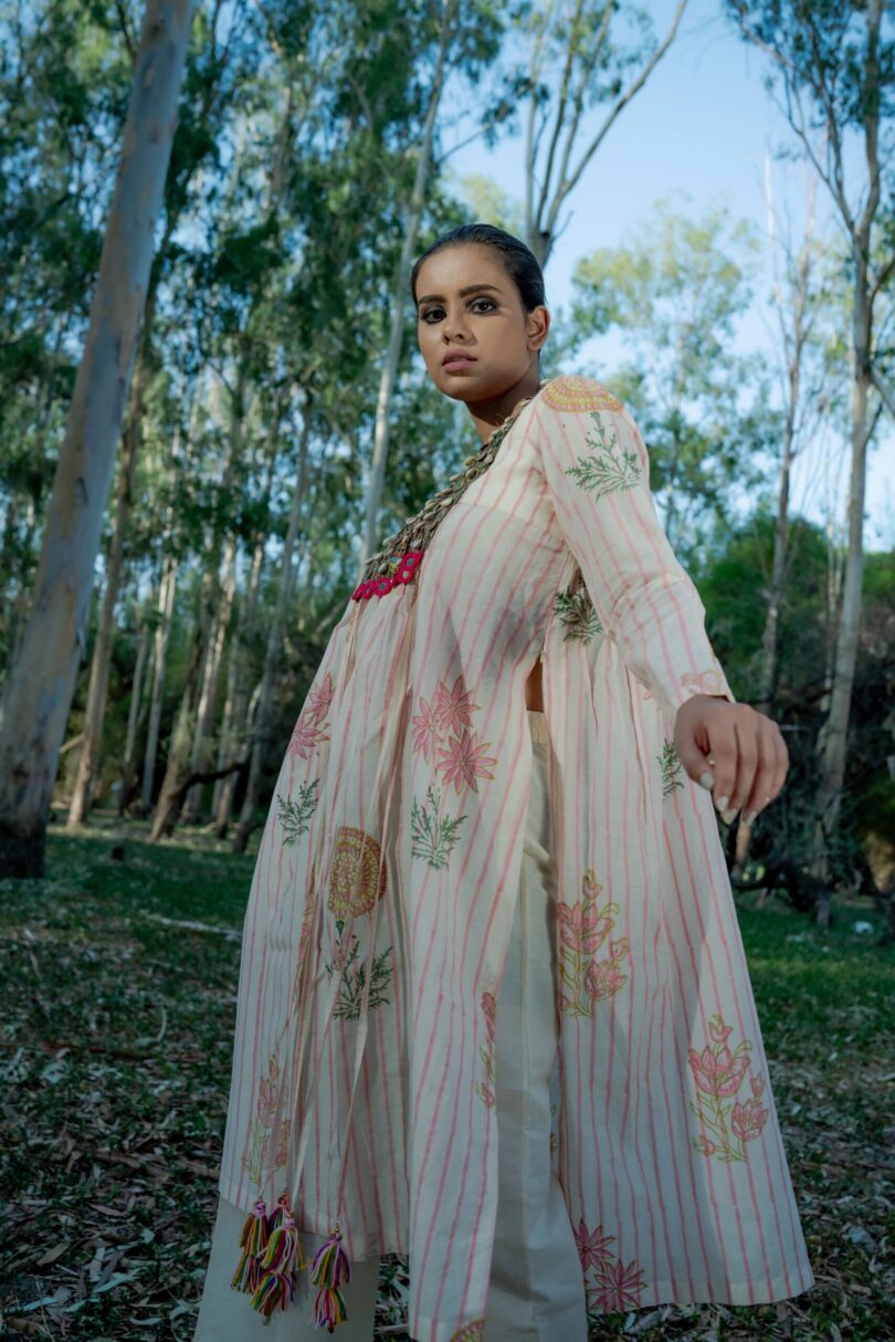 Chanderi Weaved Kurti and Cotton Pants Set - Image 3