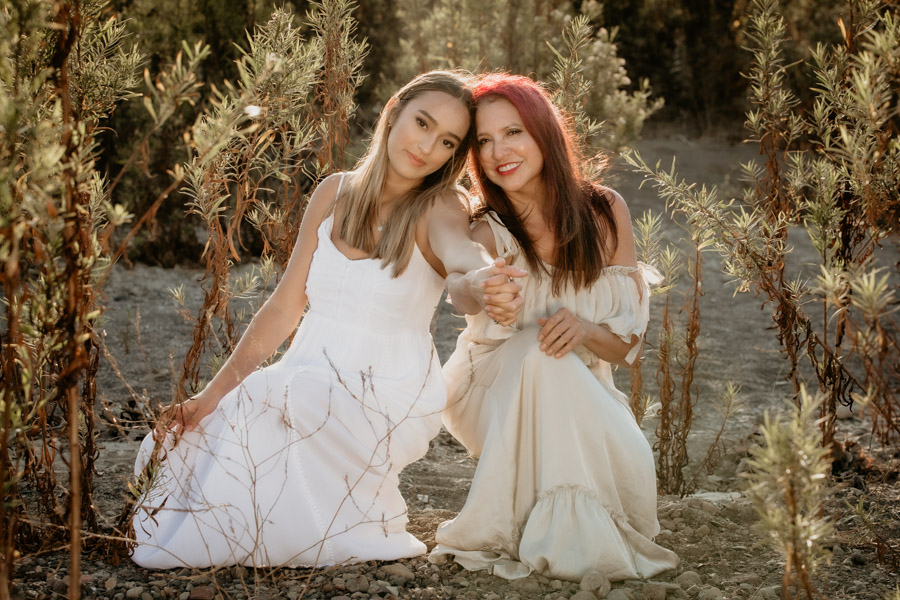 2V7A8560 mother and daughter