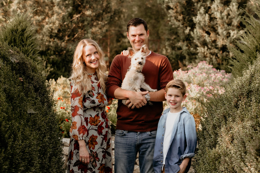 6G4A9739 family and dog