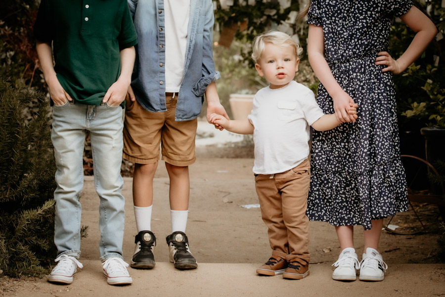 6G4A9829 cousins family portrait