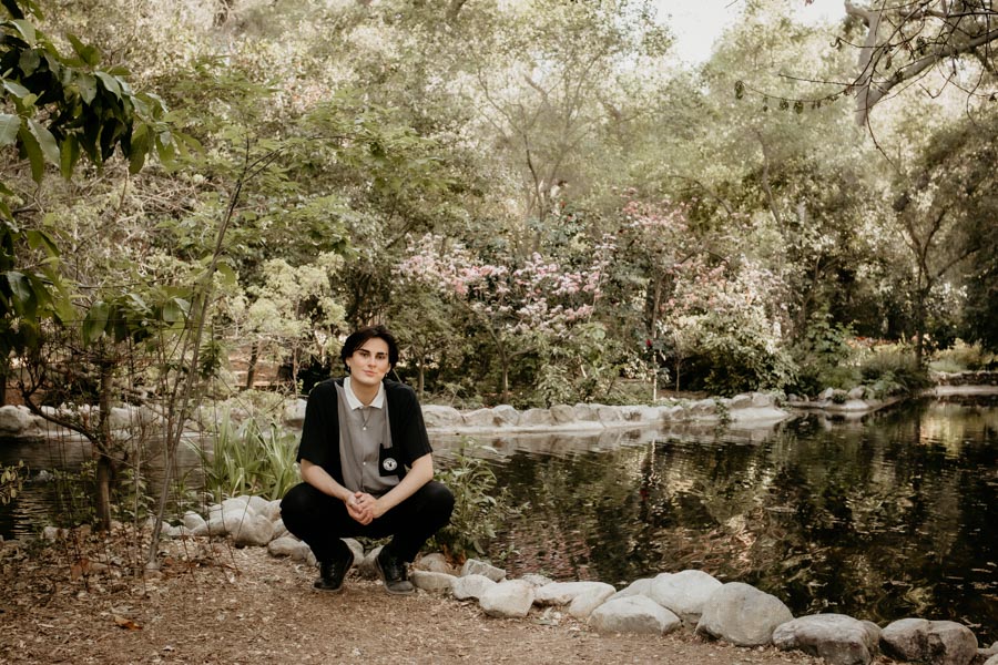 2V7A5204 senior guy portrait